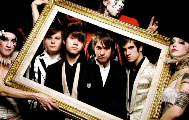 I Think I'm In Love With PANIC! AT THE DISCO!!11! <3