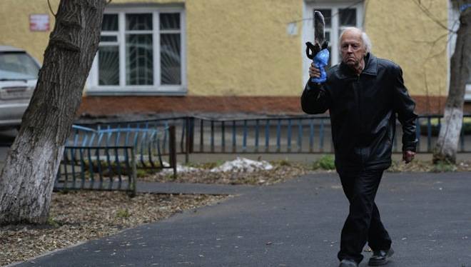 101-Year-Old Trains For Olympic Torch Relay With Frozen Fish