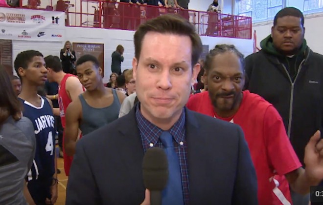 Snoop Dogg Photobombs Reporter